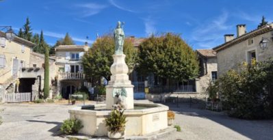 Montjoyer par le bois de Fonbrenoux